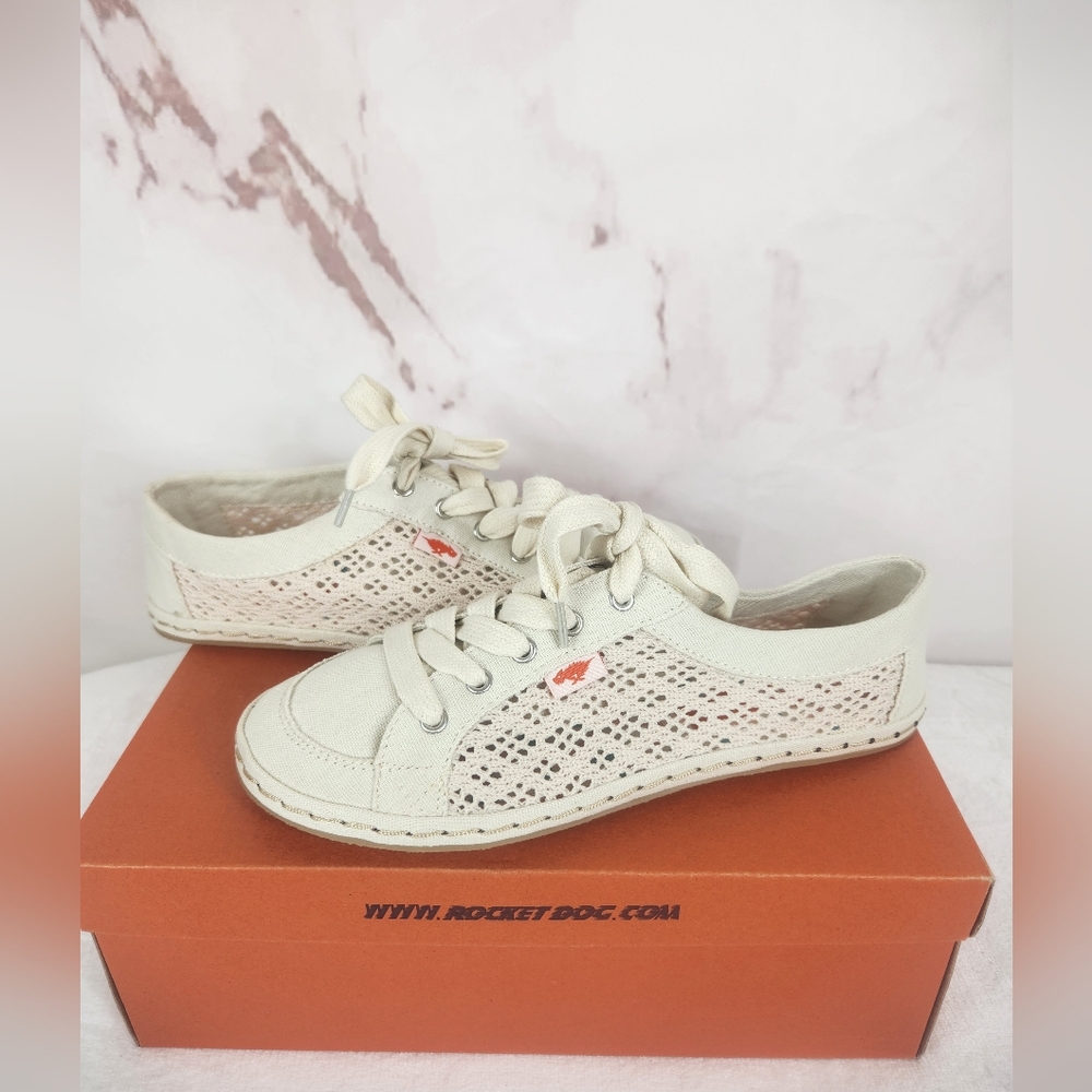 NIB Rocket Dog Natural Willie Lovely Crochet Sneakers